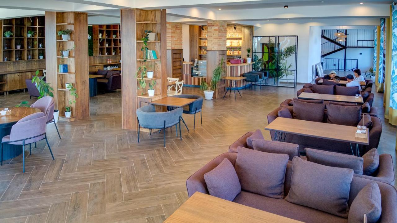 Olimp Hotel Bosteri Eksteriør bilde